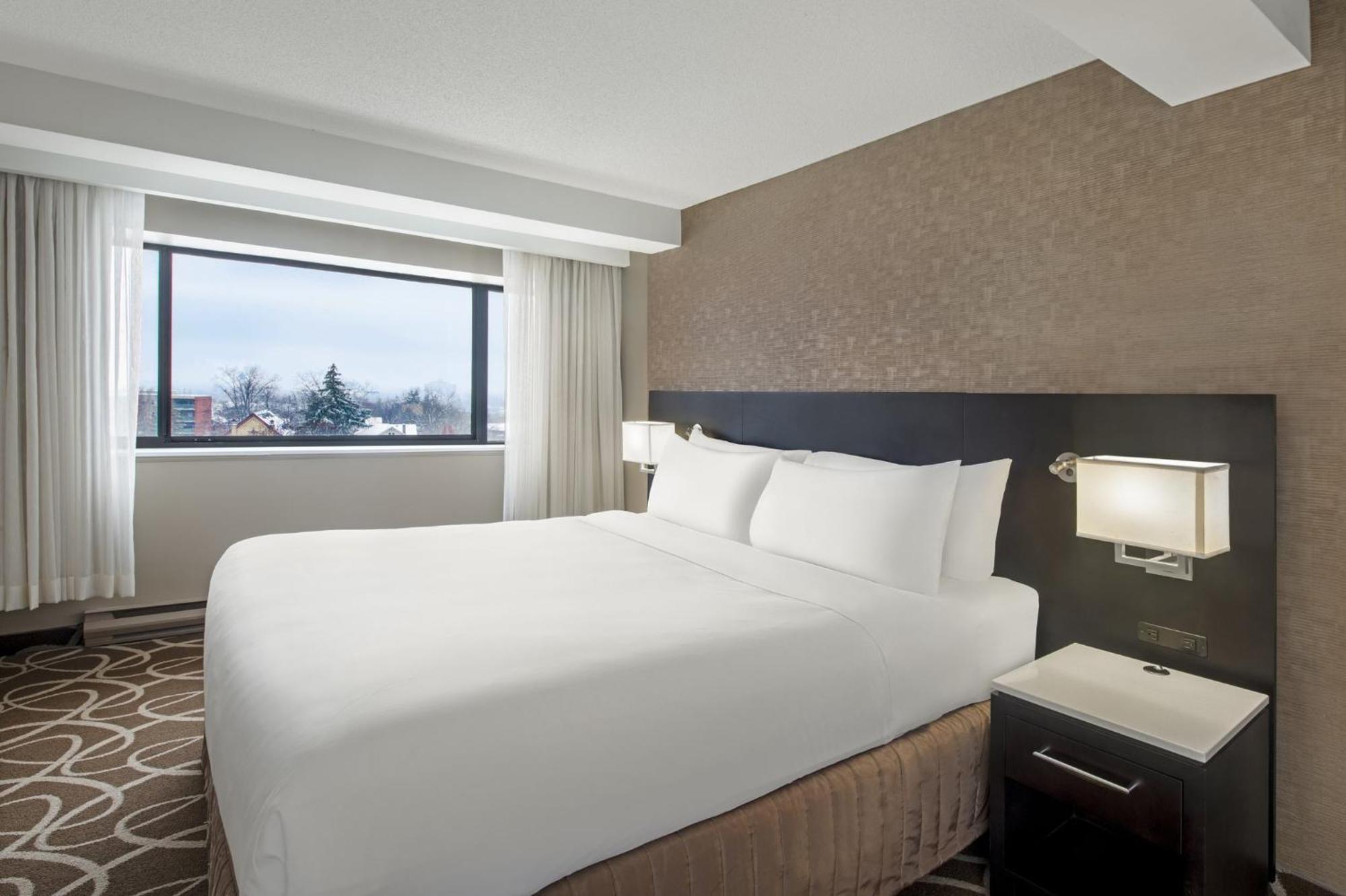 Crowne Plaza Kitchener-Waterloo By Ihg Hotel Kültér fotó